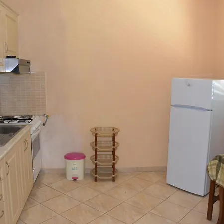 Leonardo Apartment