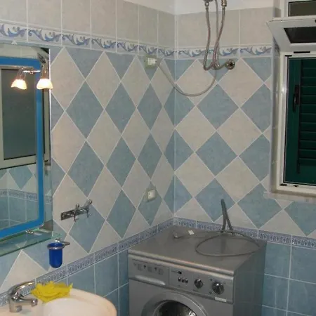 Leonardo Apartman *